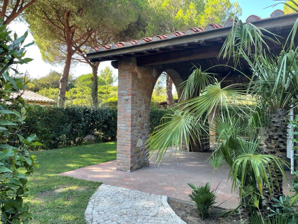 Villaggio I Sorbizzi Marina Di Bibbona Buitenkant foto