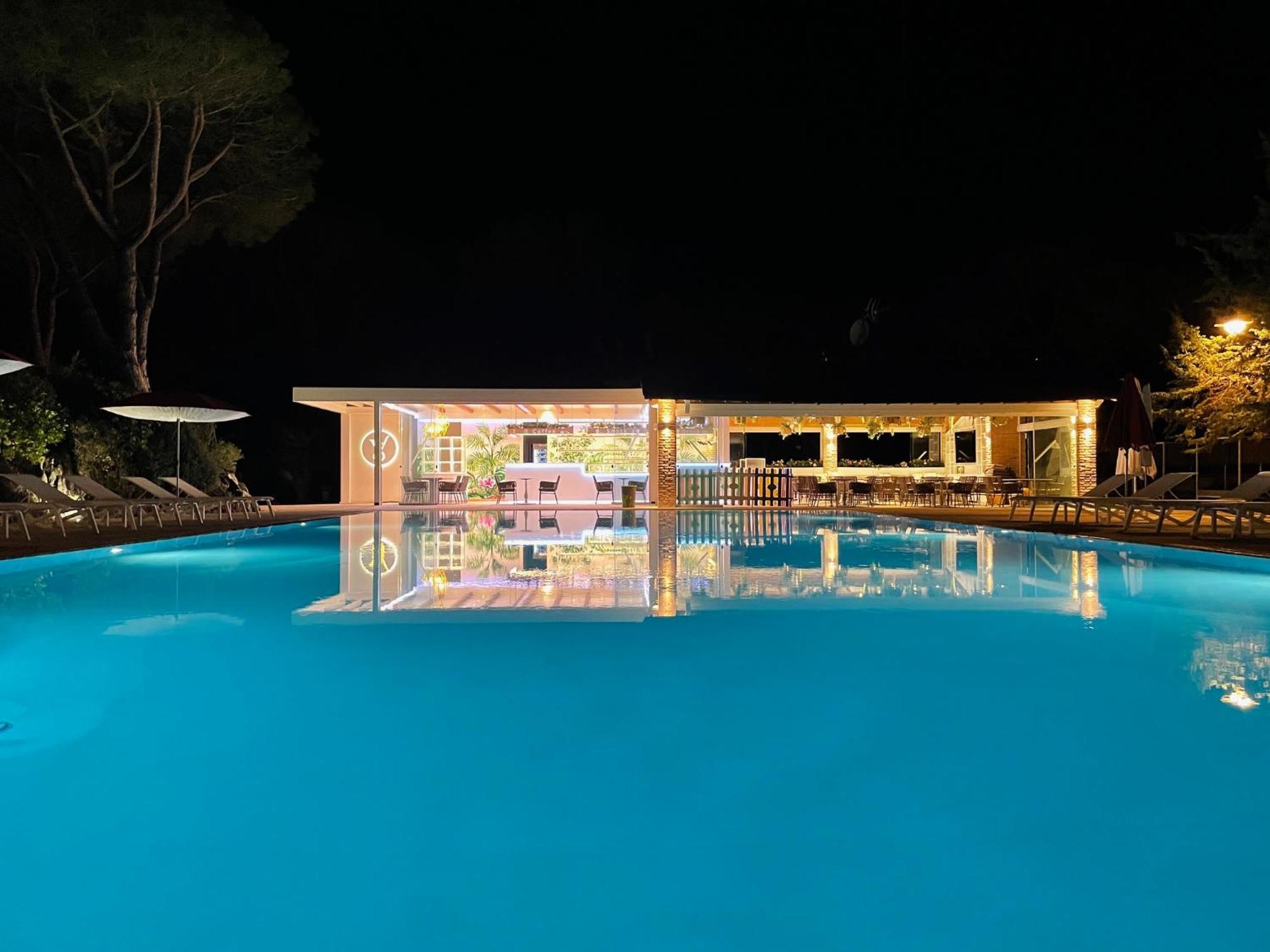 Villaggio I Sorbizzi Marina Di Bibbona Buitenkant foto